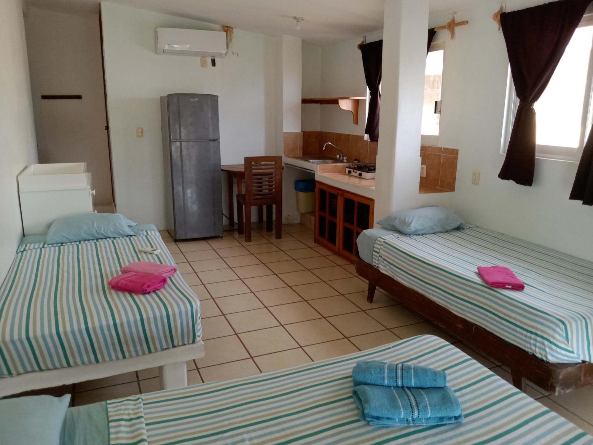 Hotel Papaya Surf ปูแอร์โตเอสกอนดิโด ภายนอก รูปภาพ